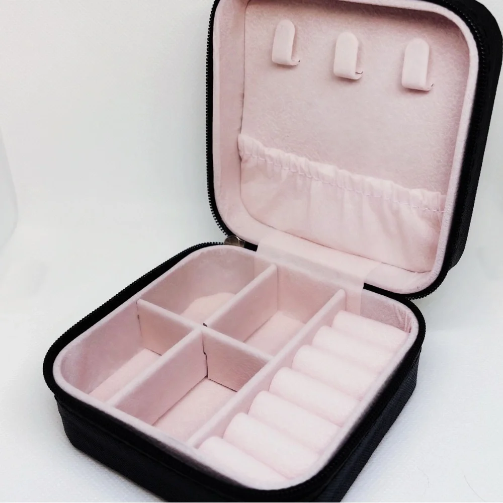 Black Faux Leather Mini Zip-Up Mini Jewelry Box Organizer! - Picture 4 of 9